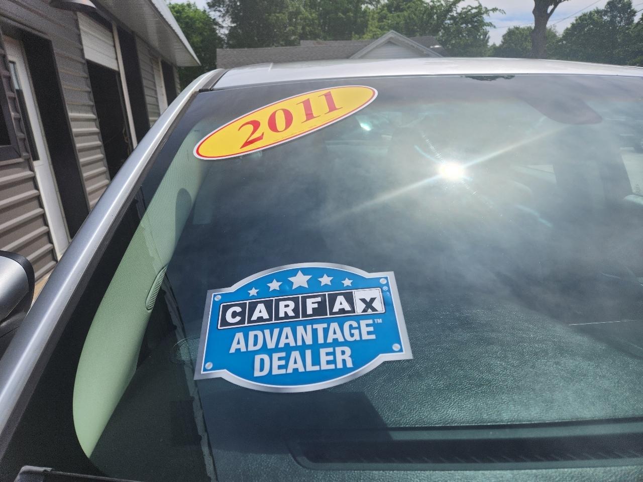 Ford Taurus 4dr Sdn SEL FWD 2011