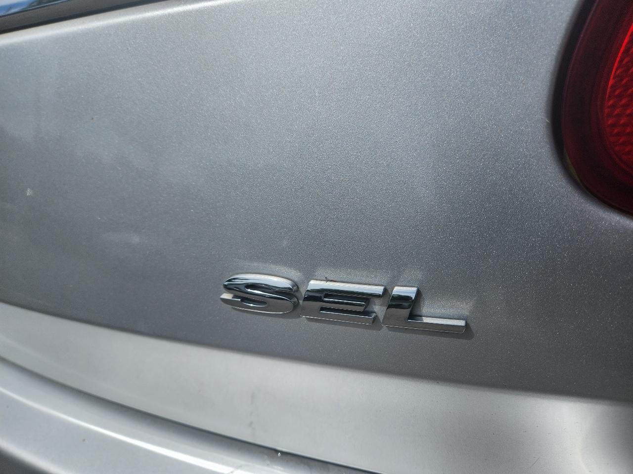 Ford Taurus 4dr Sdn SEL FWD 2011