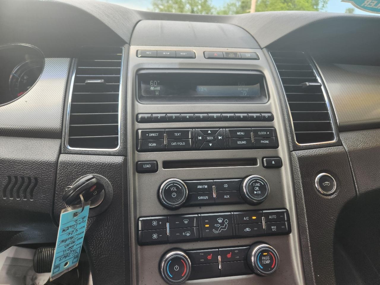 Ford Taurus 4dr Sdn SEL FWD 2011