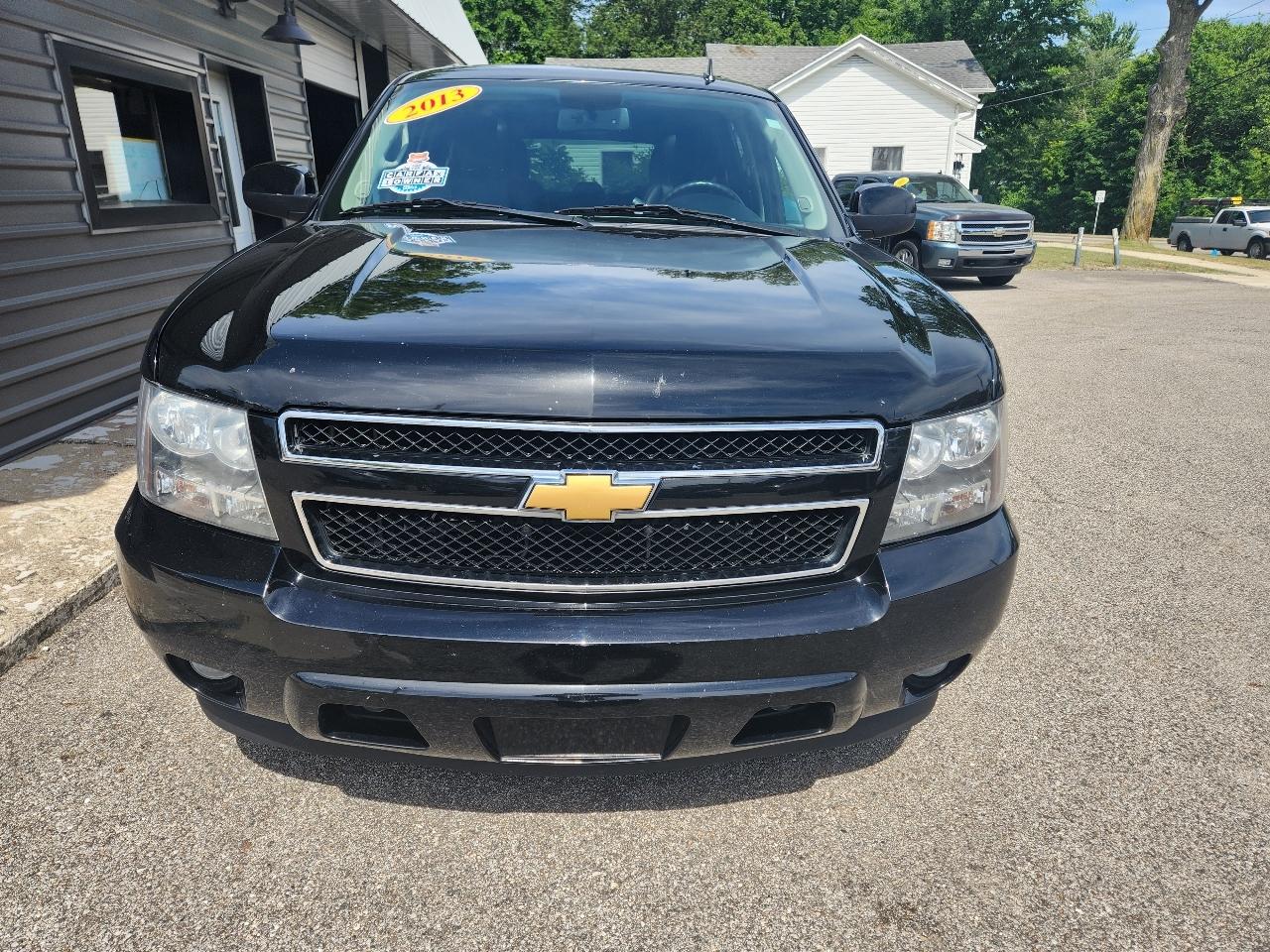 Chevrolet Suburban 4WD 4dr 1500 LT 2013