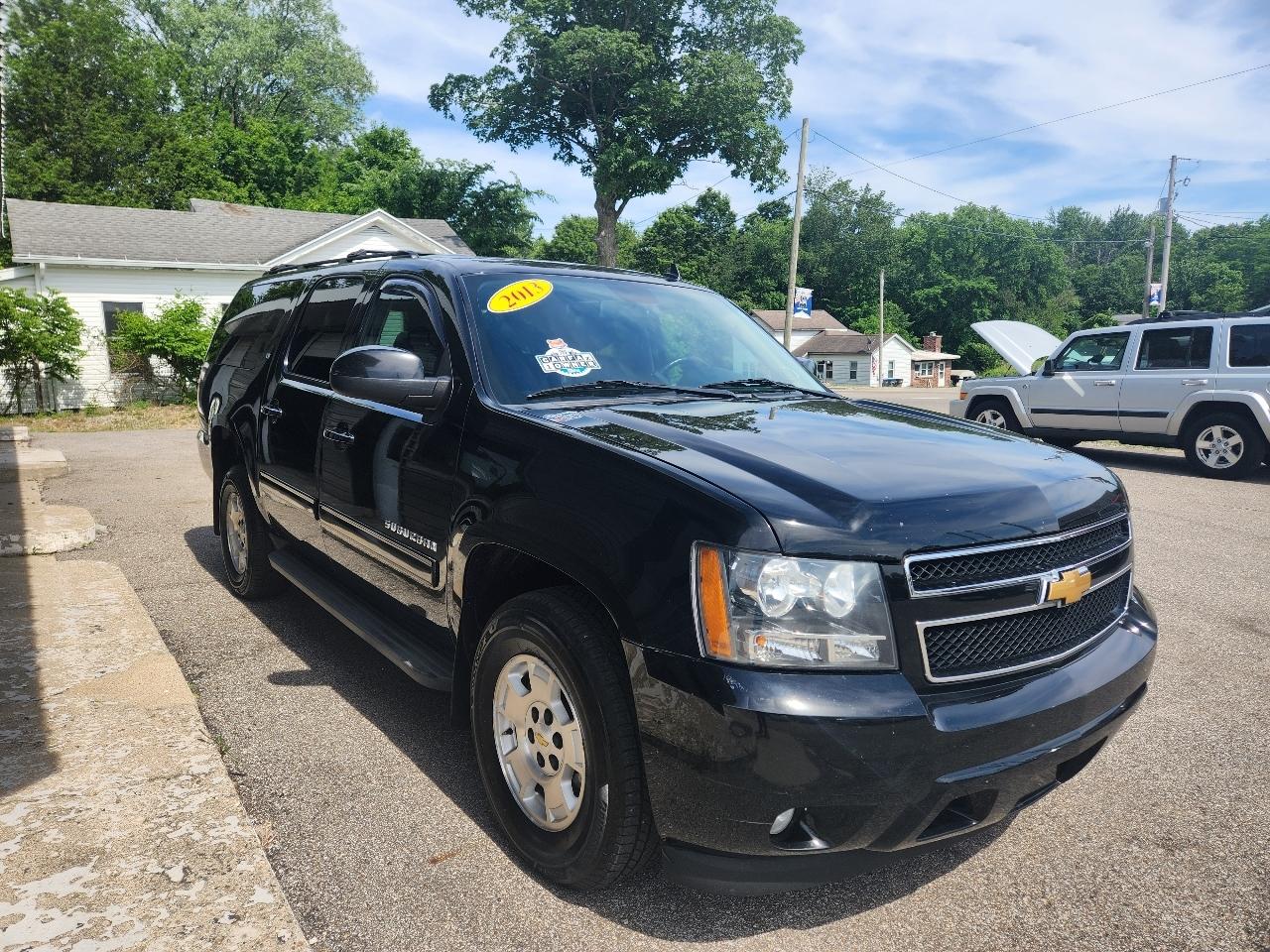 Chevrolet Suburban 4WD 4dr 1500 LT 2013