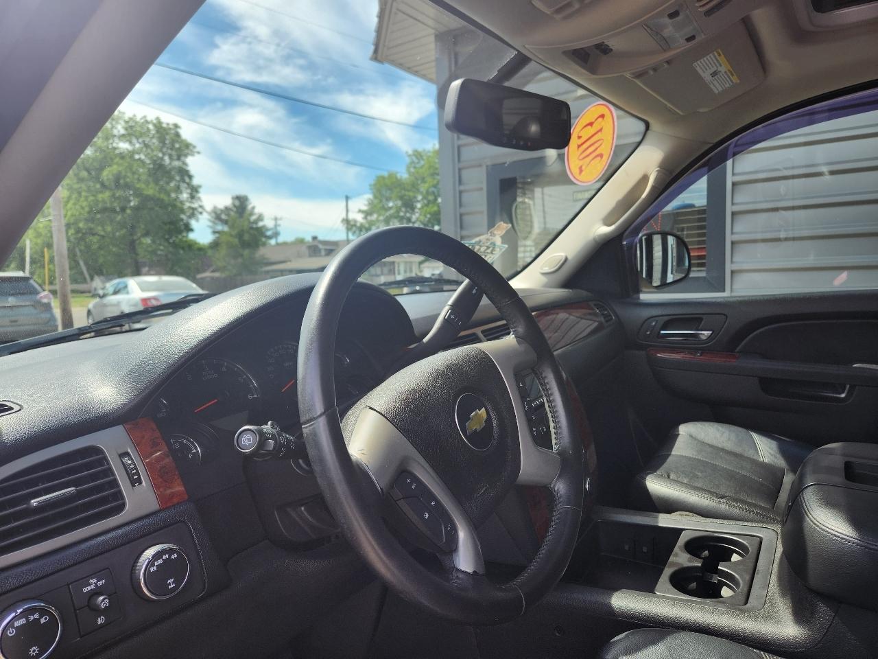 Chevrolet Suburban 4WD 4dr 1500 LT 2013