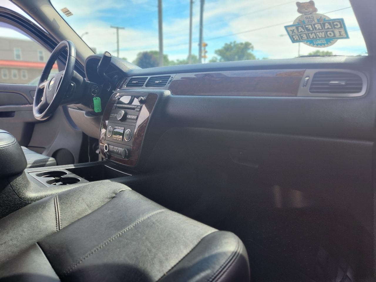 Chevrolet Suburban 4WD 4dr 1500 LT 2013