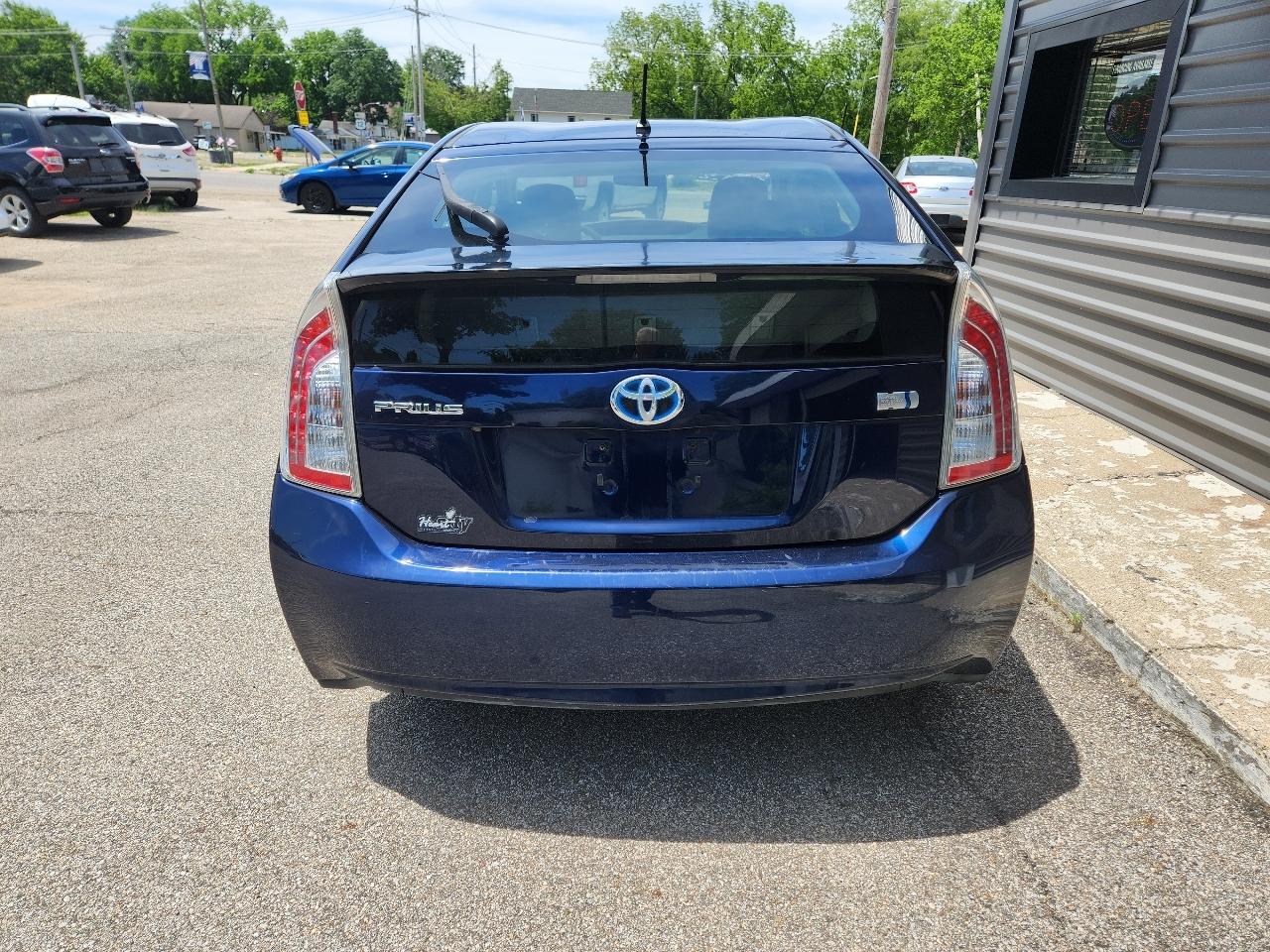 Toyota Prius 5dr HB Three (Natl) 2012
