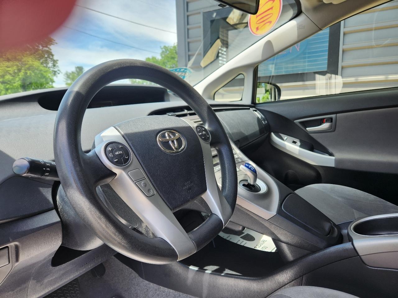 Toyota Prius 5dr HB Three (Natl) 2012