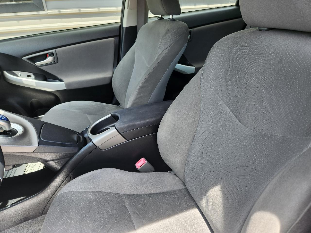 Toyota Prius 5dr HB Three (Natl) 2012