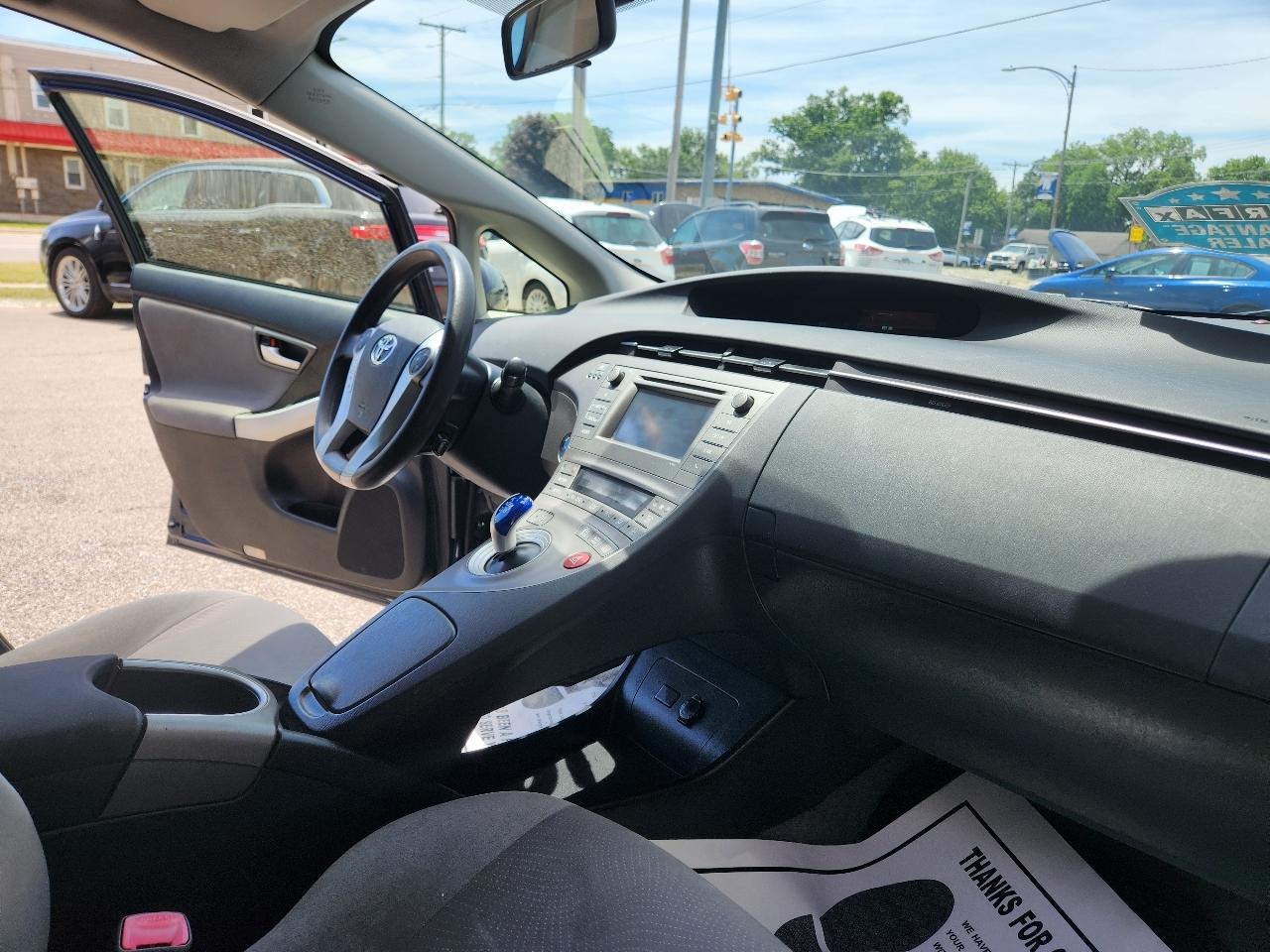 Toyota Prius 5dr HB Three (Natl) 2012