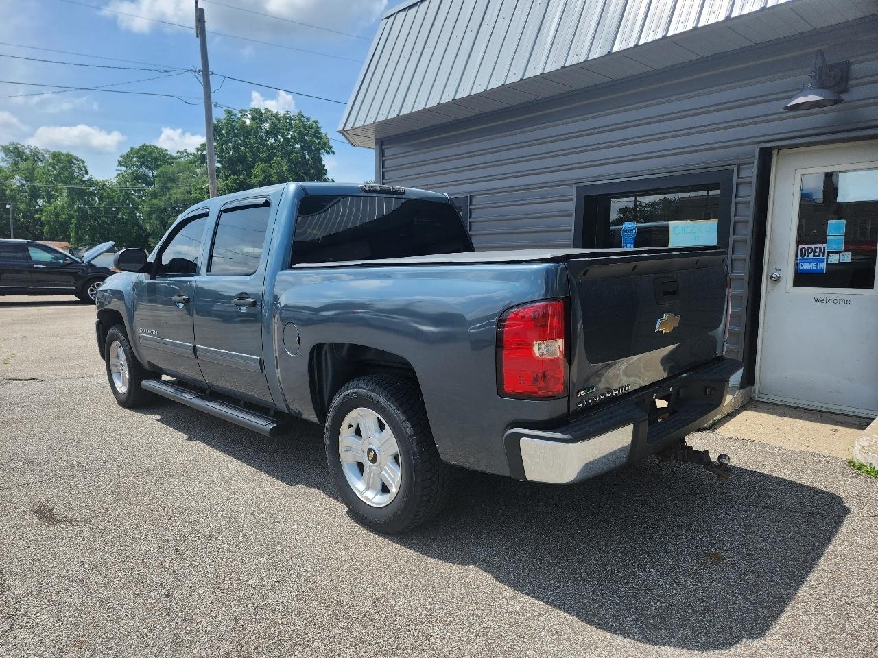 Chevrolet Silverado 1500 4WD Crew Cab 143.5" LT 2011