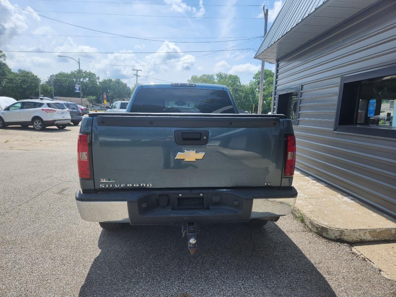 Chevrolet Silverado 1500 4WD Crew Cab 143.5" LT 2011
