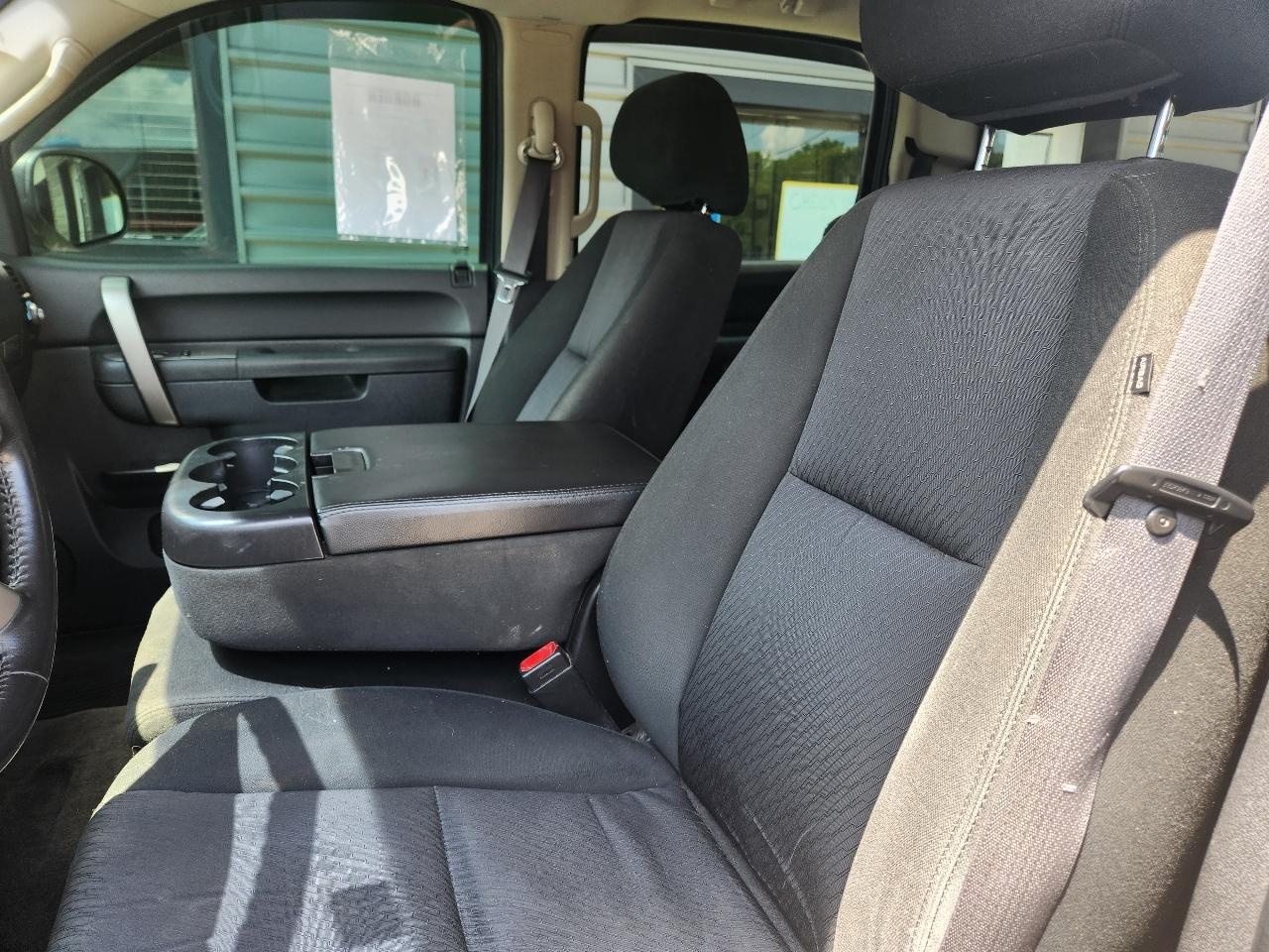 Chevrolet Silverado 1500 4WD Crew Cab 143.5" LT 2011