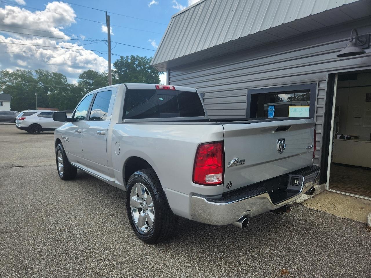 RAM 1500 4WD Crew Cab 140.5" Big Horn 2015