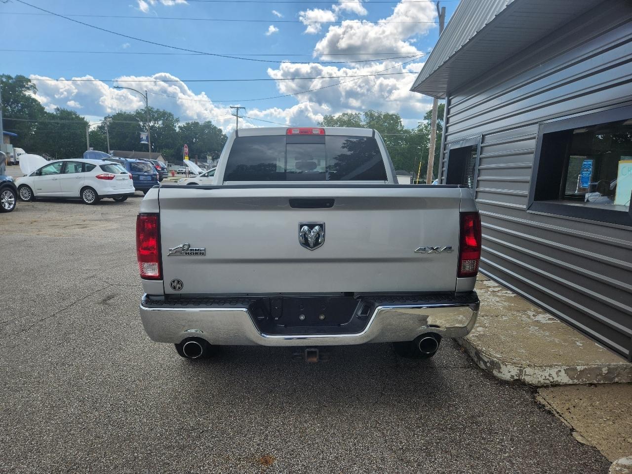 RAM 1500 4WD Crew Cab 140.5" Big Horn 2015