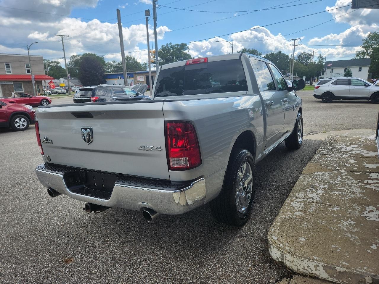 RAM 1500 4WD Crew Cab 140.5" Big Horn 2015