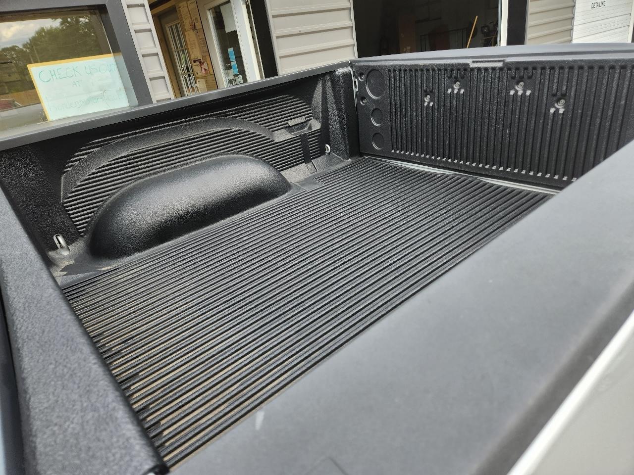 RAM 1500 4WD Crew Cab 140.5" Big Horn 2015
