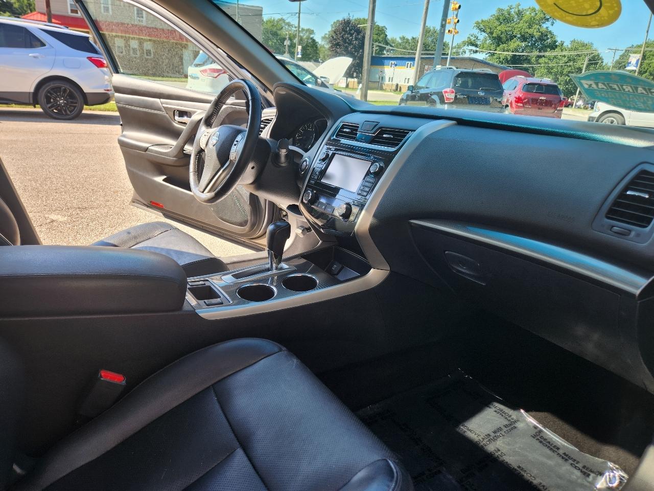 Nissan Altima 4dr Sdn I4 2.5 SL 2015