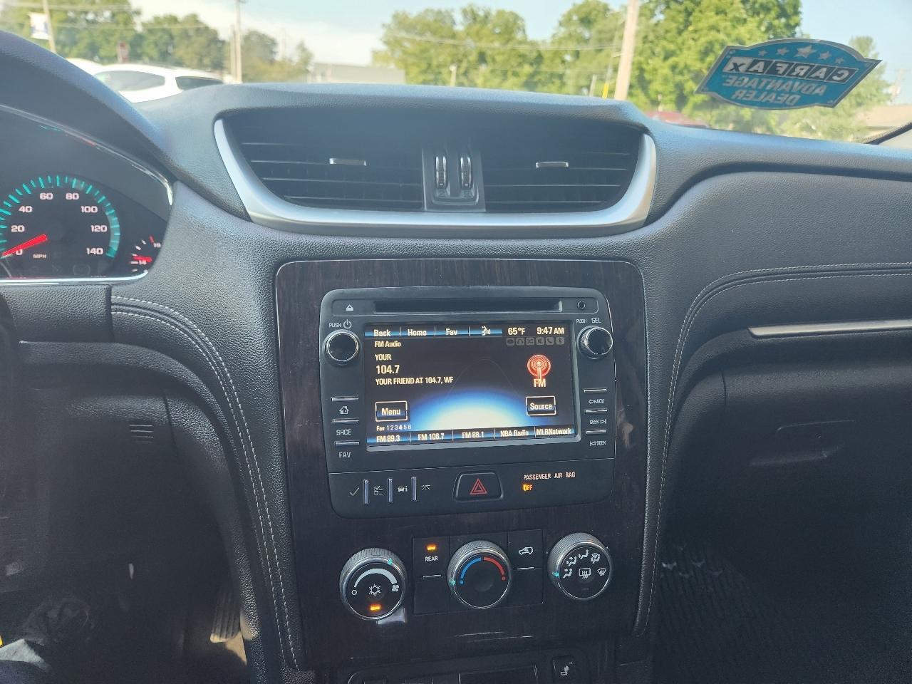 Chevrolet Traverse AWD 4dr LT w/1LT 2015
