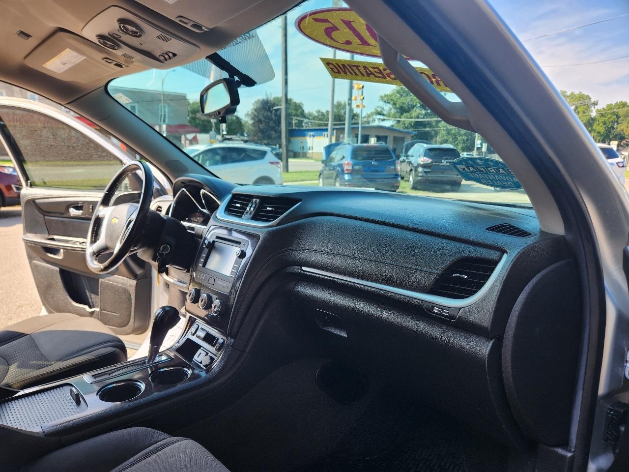 Chevrolet Traverse AWD 4dr LT w/1LT 2015