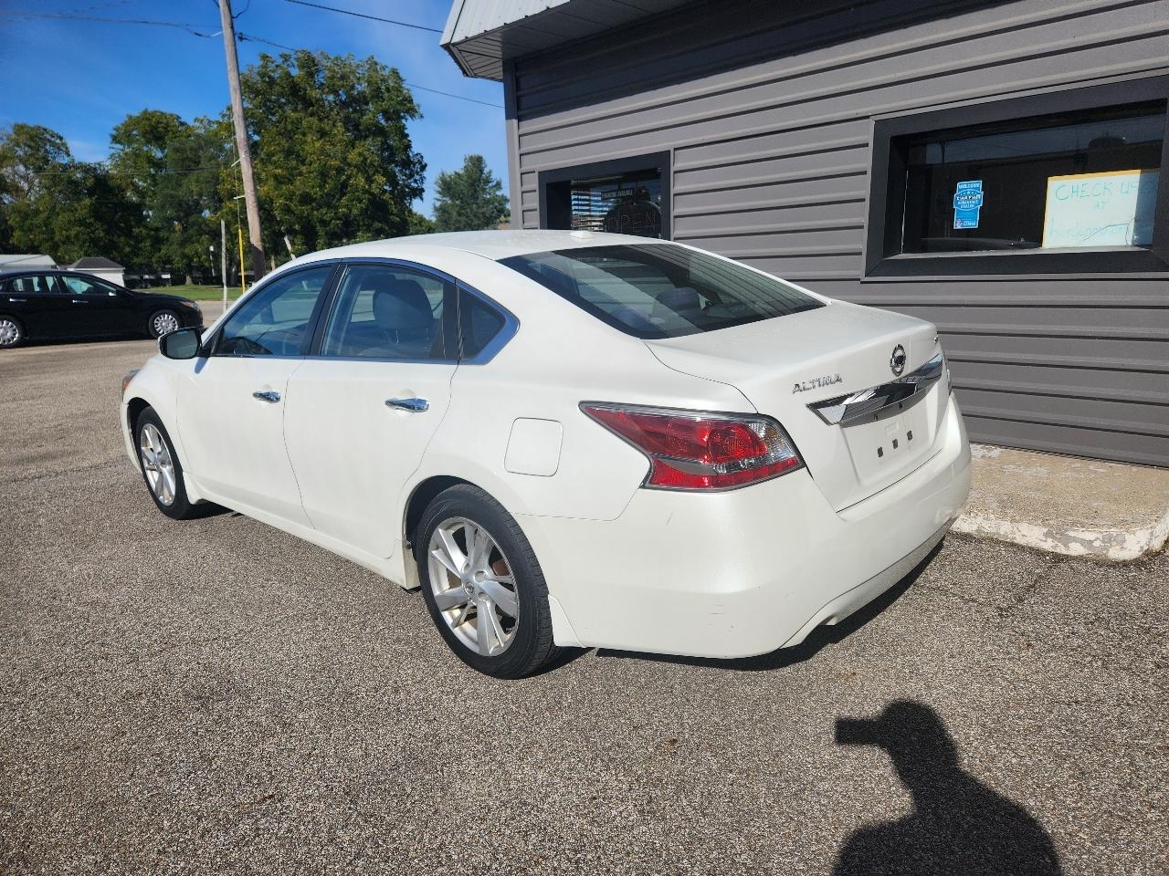 Nissan Altima 4dr Sdn I4 2.5 SV 2015