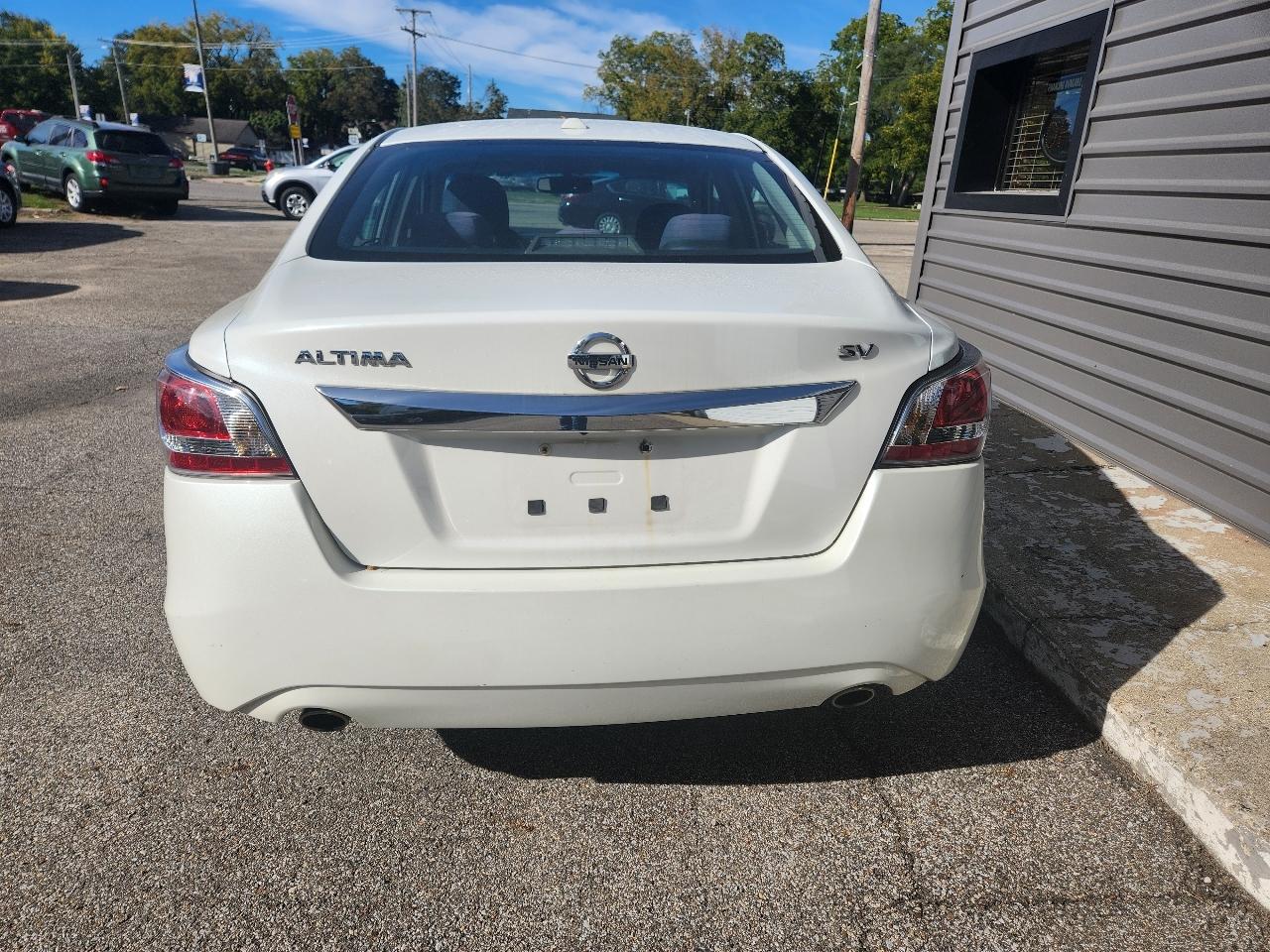 Nissan Altima 4dr Sdn I4 2.5 SV 2015