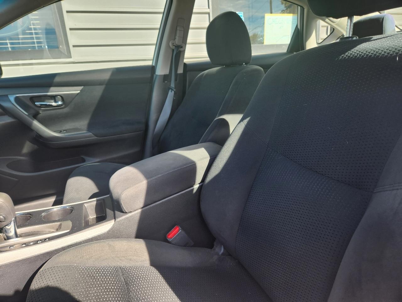 Nissan Altima 4dr Sdn I4 2.5 SV 2015