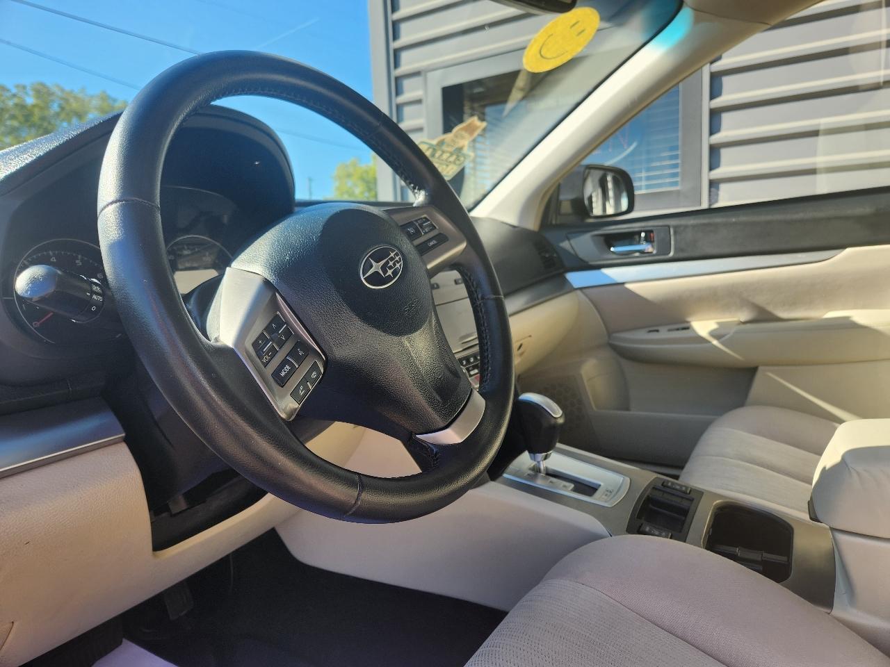 Subaru Outback 4dr Wgn H4 Auto 2.5i Premium 2014
