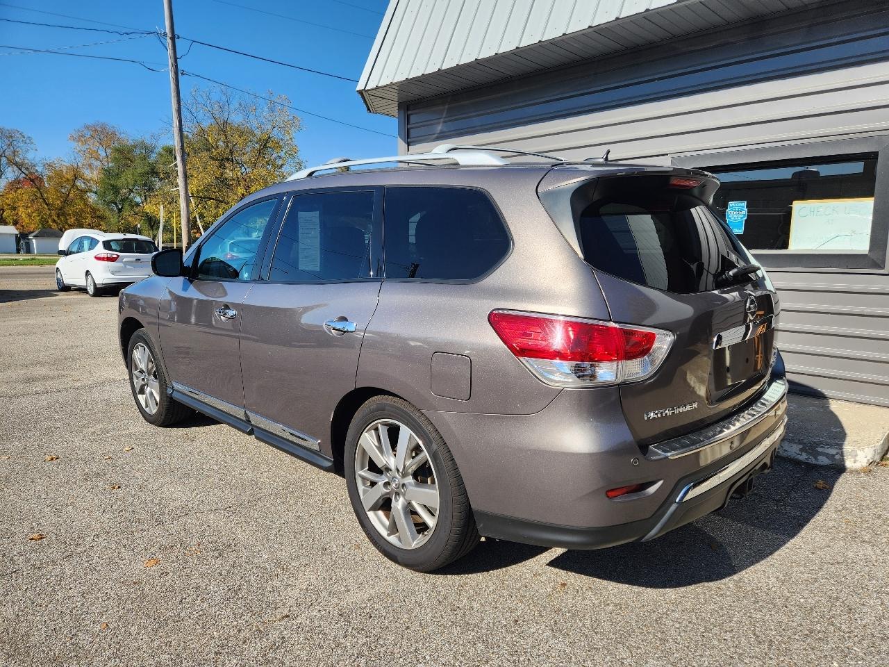 Nissan Pathfinder 4WD 4dr Platinum 2013