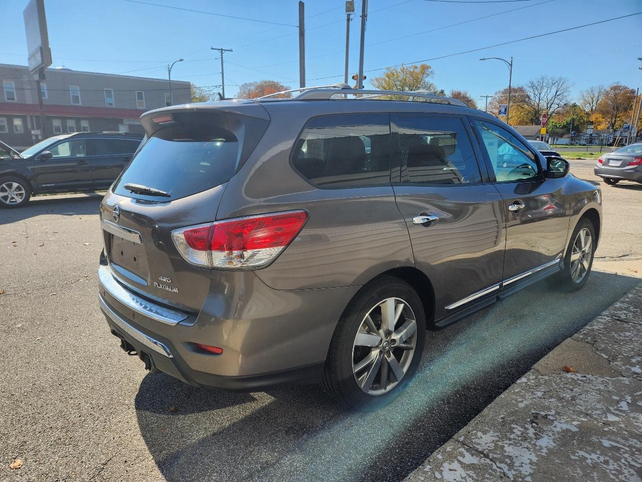 Nissan Pathfinder 4WD 4dr Platinum 2013