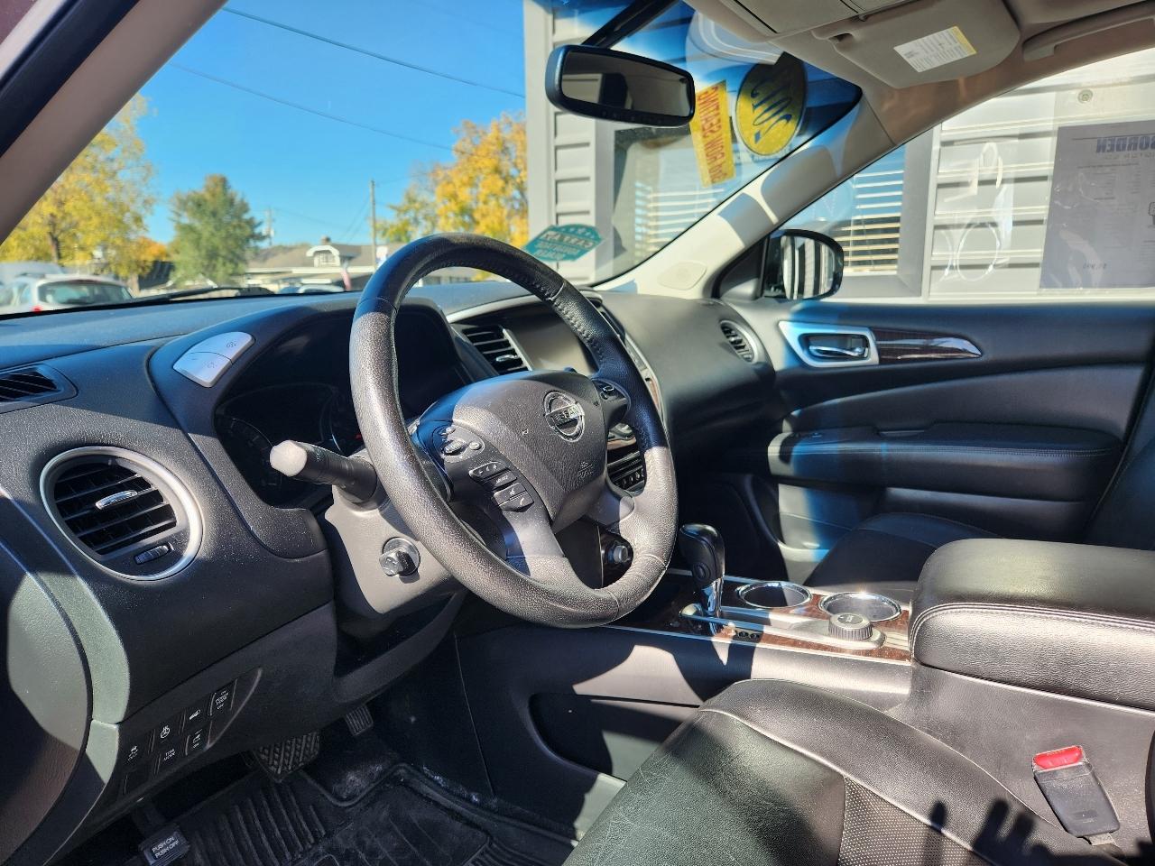 Nissan Pathfinder 4WD 4dr Platinum 2013