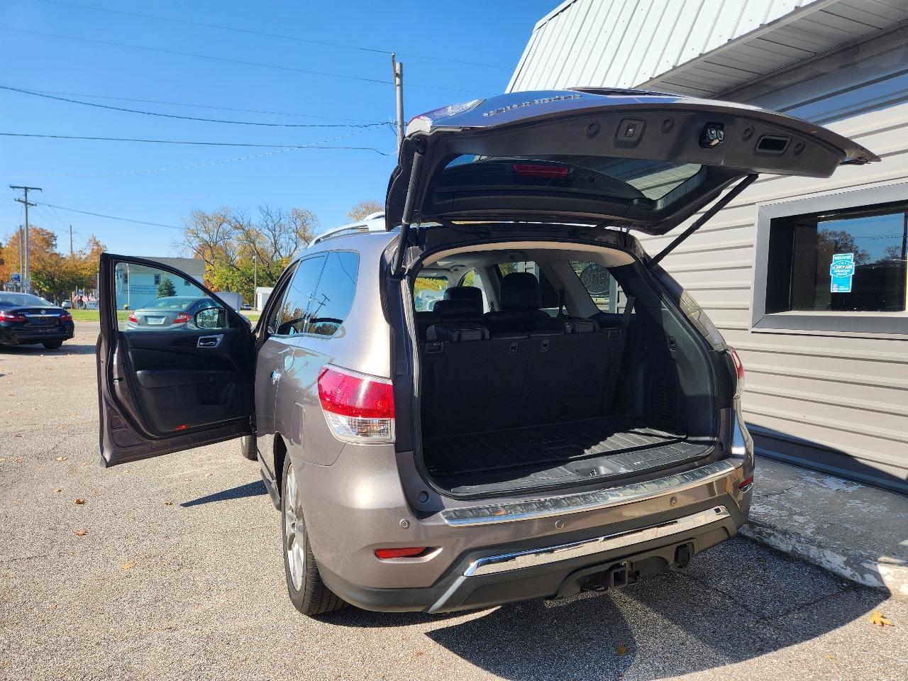 Nissan Pathfinder 4WD 4dr Platinum 2013