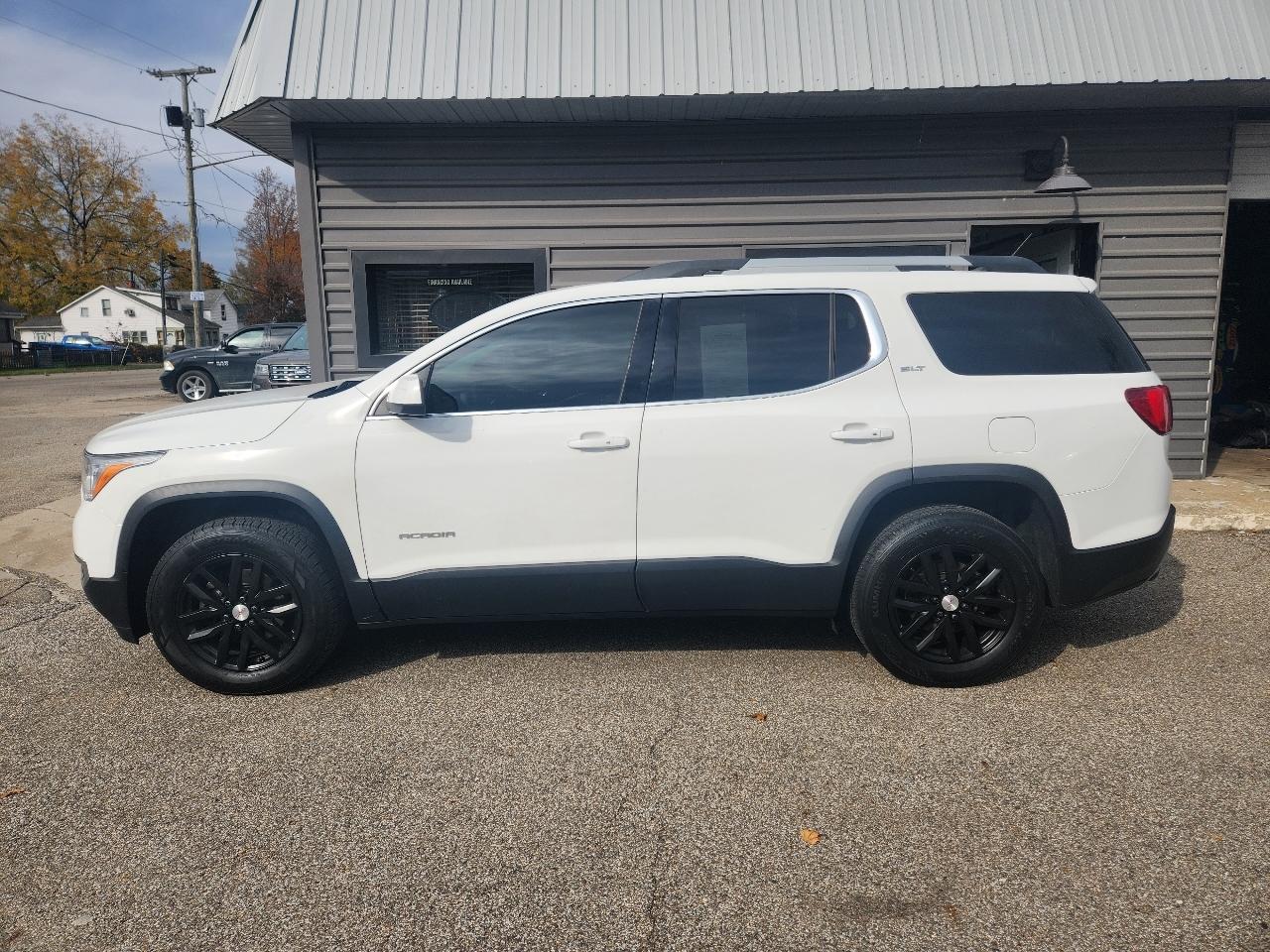 GMC Acadia FWD 4dr SLT w/SLT-1 2018