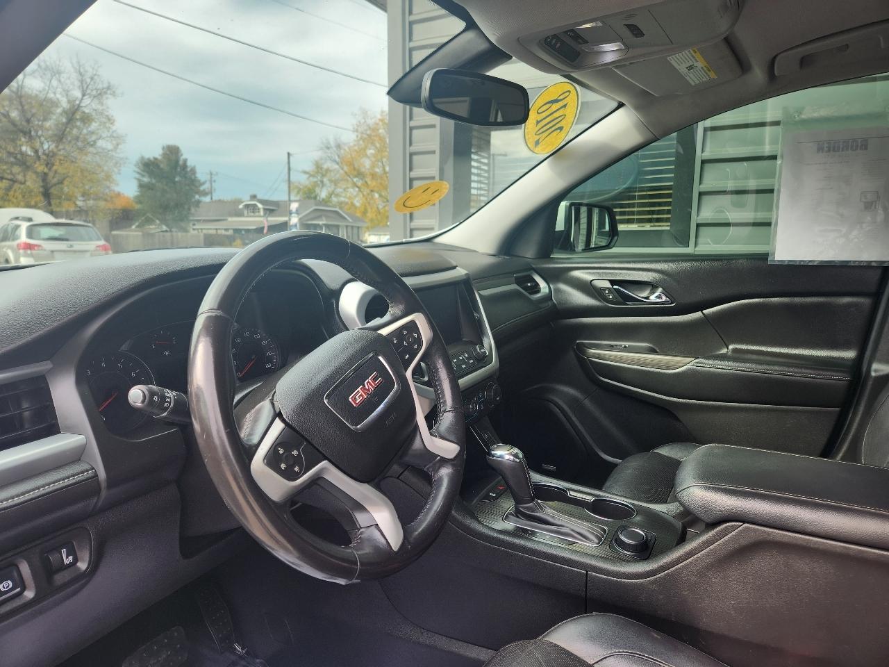 GMC Acadia FWD 4dr SLT w/SLT-1 2018