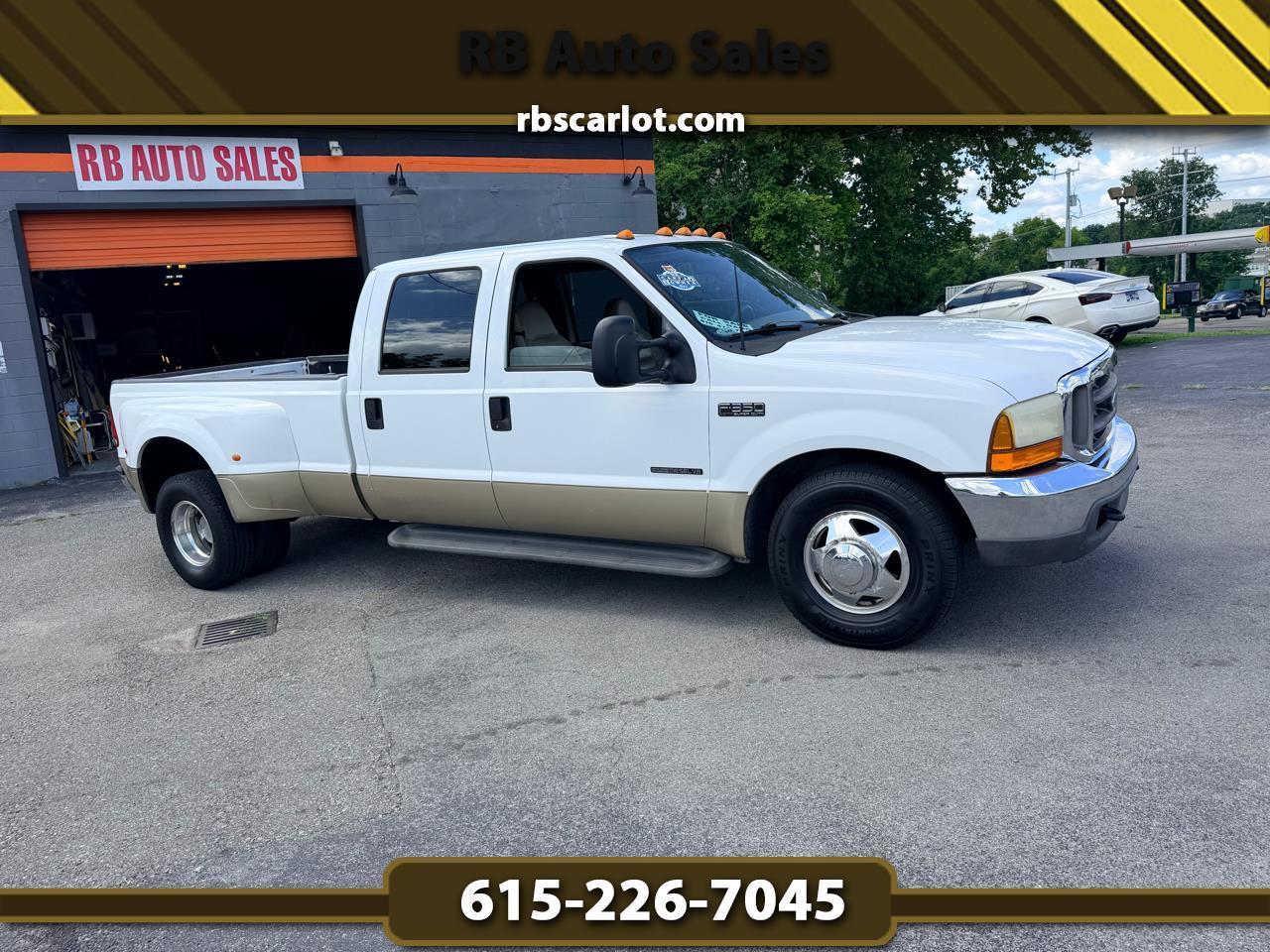 2001 Ford Super Duty F-350 DRW Crew Cab 156" Lariat