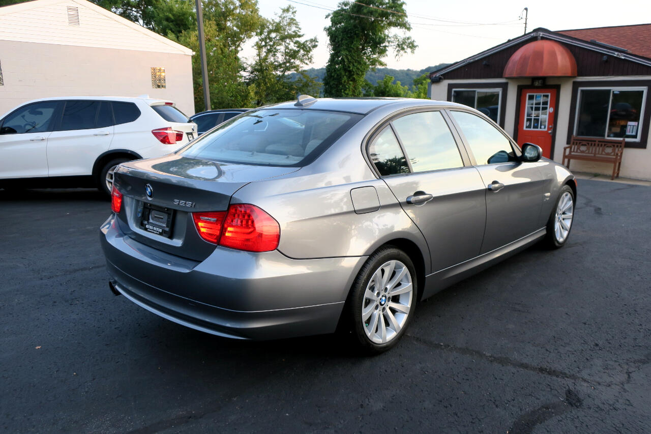 BMW 3-Series 328i xDrive SA 2011 BMW 3-Series 328i xDrive SA 2011