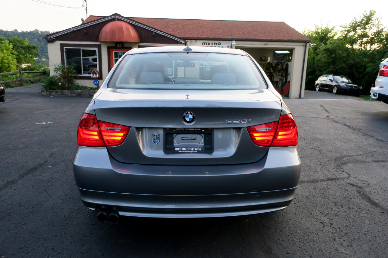 BMW 3-Series 328i xDrive SA 2011 BMW 3-Series 328i xDrive SA 2011