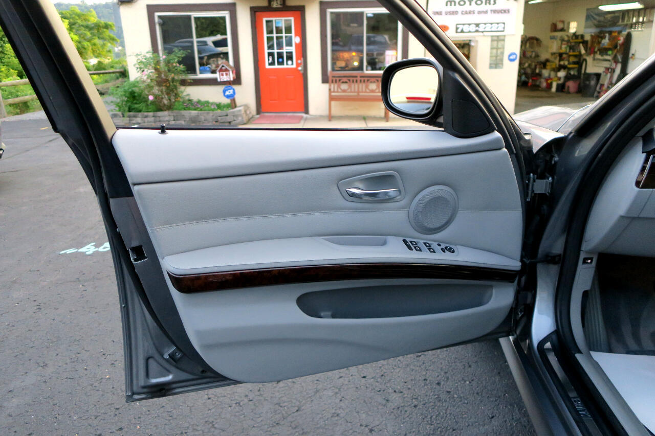 BMW 3-Series 328i xDrive SA 2011 BMW 3-Series 328i xDrive SA 2011