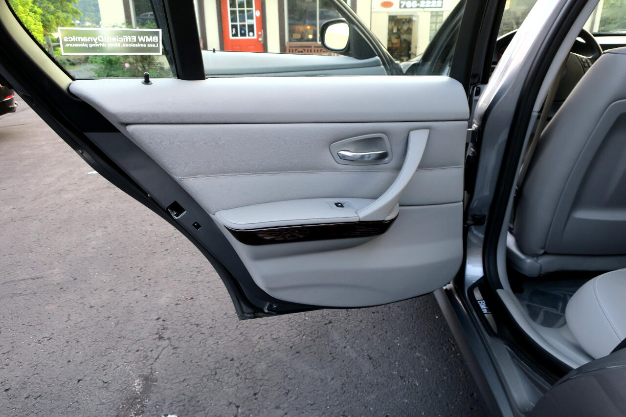 BMW 3-Series 328i xDrive SA 2011 BMW 3-Series 328i xDrive SA 2011