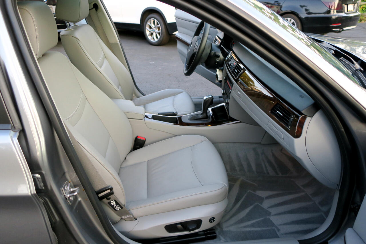 BMW 3-Series 328i xDrive SA 2011 BMW 3-Series 328i xDrive SA 2011