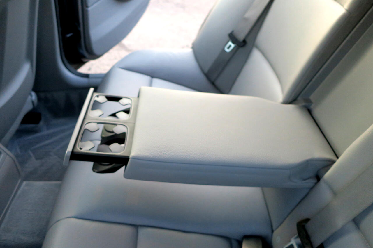 BMW 3-Series 328i xDrive SA 2011 BMW 3-Series 328i xDrive SA 2011