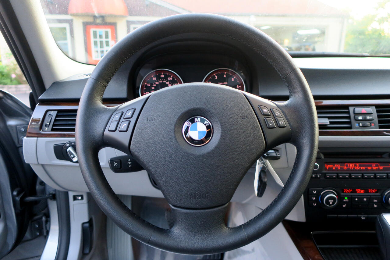 BMW 3-Series 328i xDrive SA 2011 BMW 3-Series 328i xDrive SA 2011