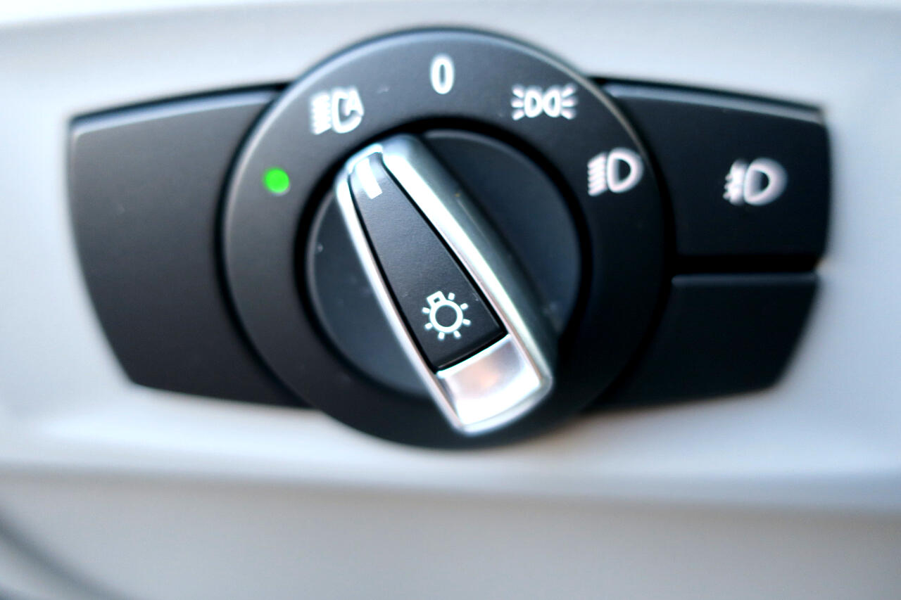 BMW 3-Series 328i xDrive SA 2011 BMW 3-Series 328i xDrive SA 2011