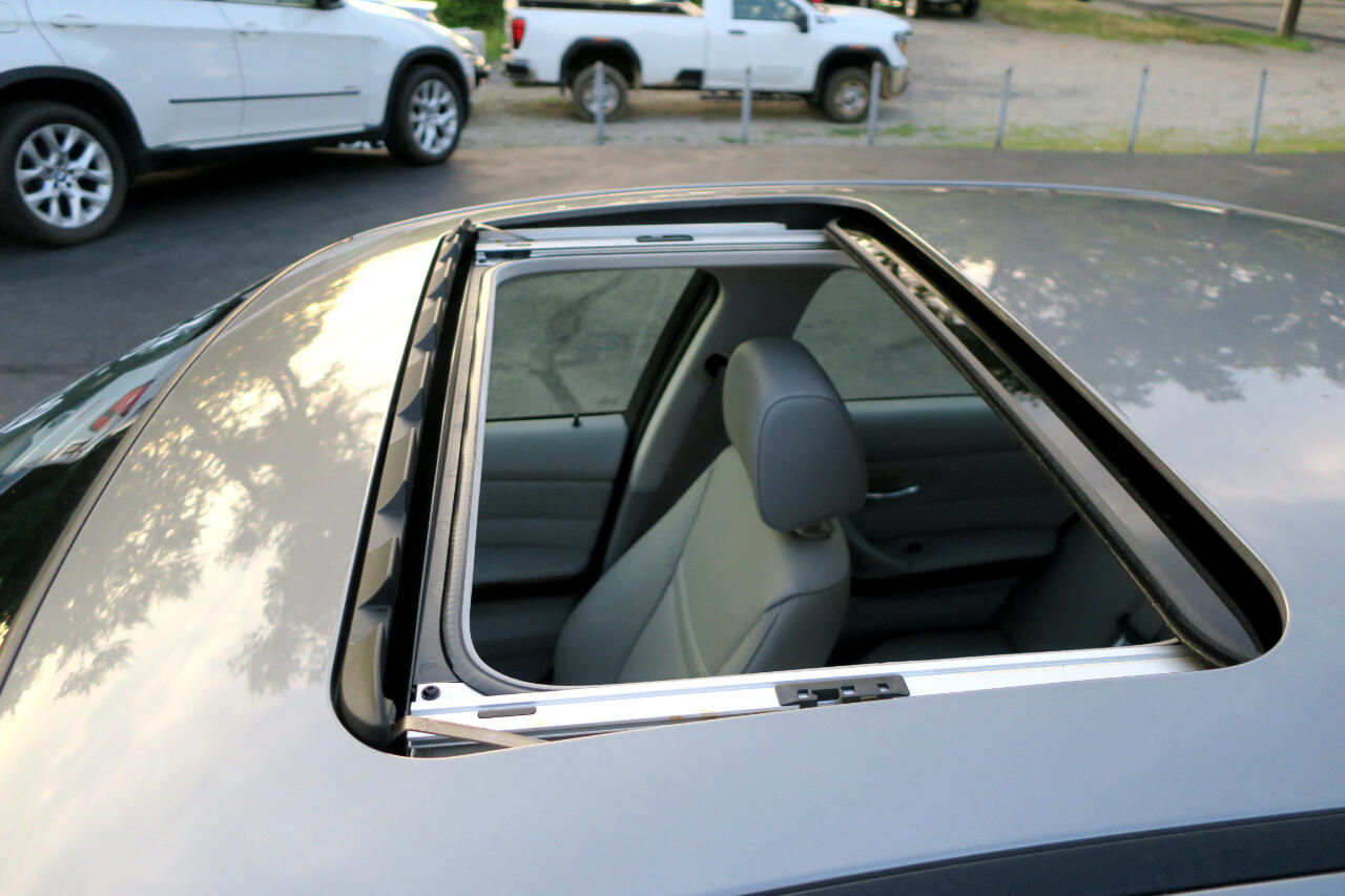 BMW 3-Series 328i xDrive SA 2011 BMW 3-Series 328i xDrive SA 2011