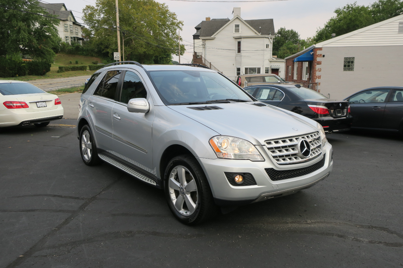 Mercedes-Benz M-Class ML350 2010 Mercedes-Benz M-Class ML350 2010
