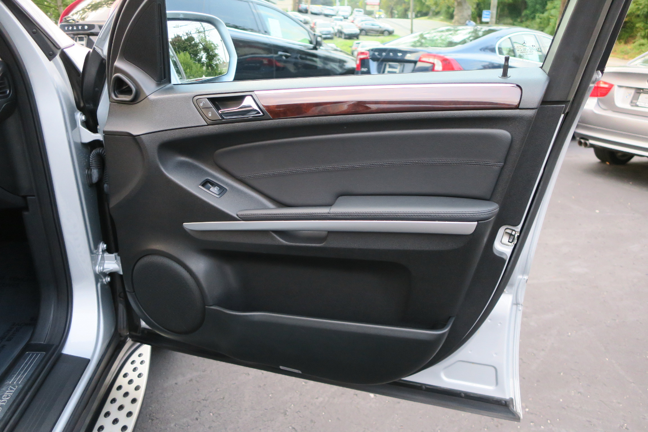 Mercedes-Benz M-Class ML350 2010 Mercedes-Benz M-Class ML350 2010