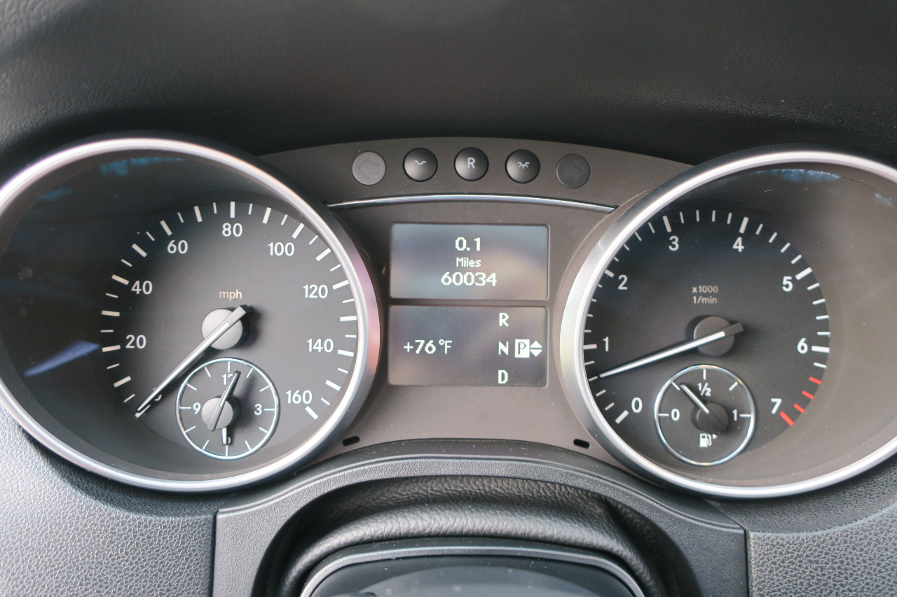 Mercedes-Benz M-Class ML350 2010 Mercedes-Benz M-Class ML350 2010