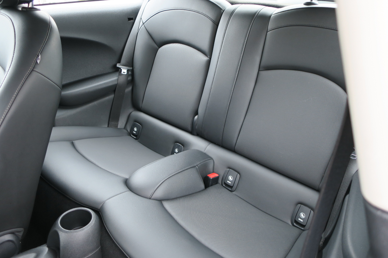 MINI Cooper Base 2D Hatchback 2014