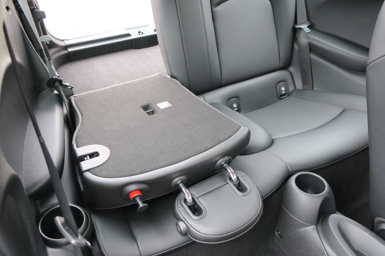 MINI Cooper Base 2D Hatchback 2014