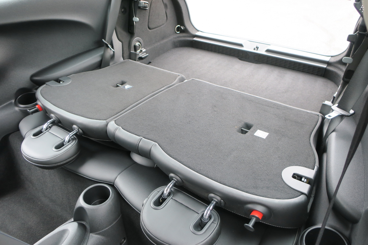 MINI Cooper Base 2D Hatchback 2014