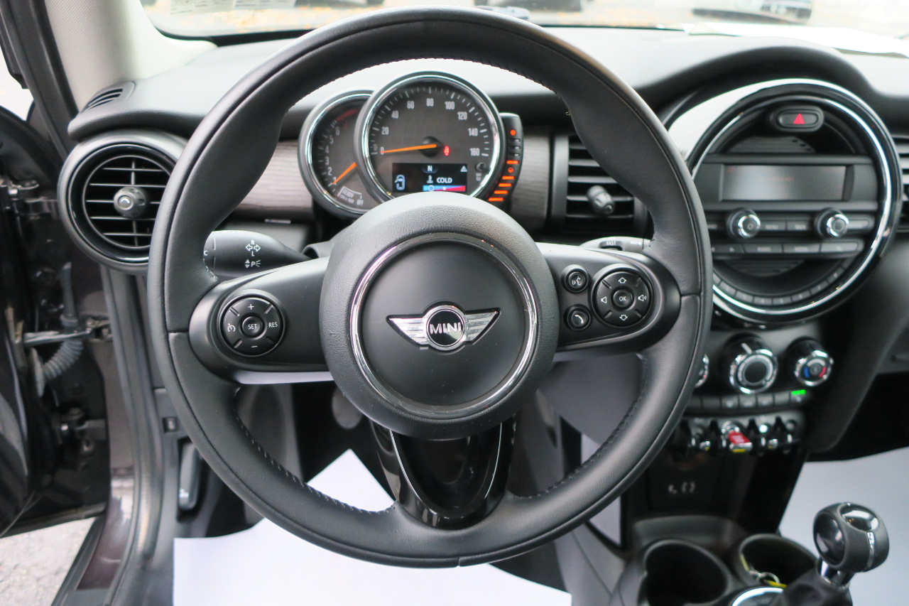 MINI Cooper Base 2D Hatchback 2014