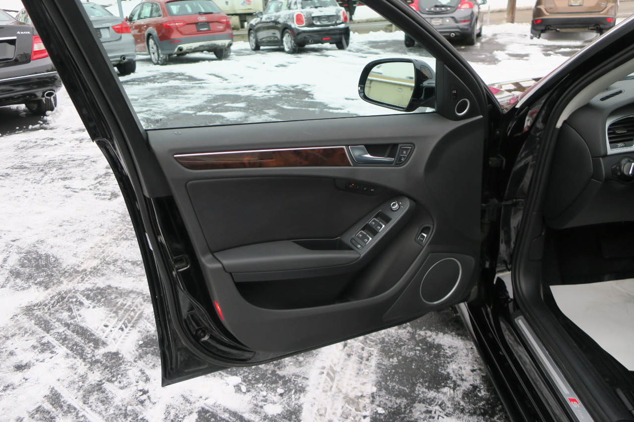 Audi A4 2.0T Premium Plus quattro Sedan AWD 8A 2016