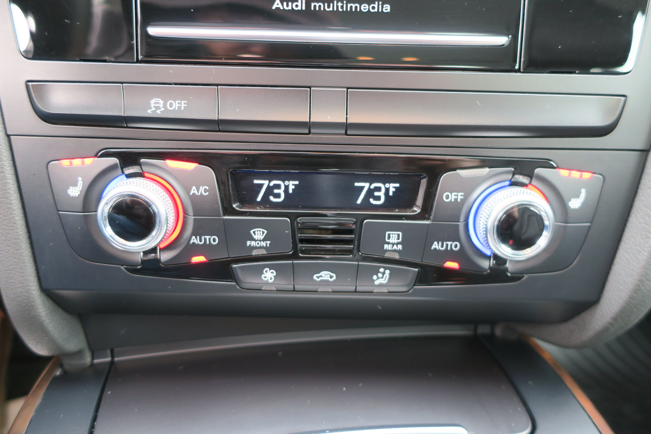 Audi A4 2.0T Premium Plus quattro Sedan AWD 8A 2016